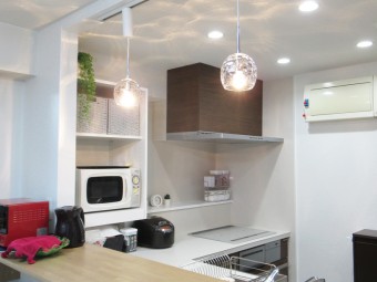 開口部を広げ美しい表情の明かりで心地よい空間に　新宿区Y様邸